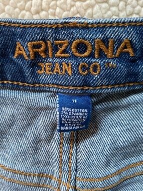 Arizona Jean Company Light Wash Blue Denim Shorts with Gold Stitching